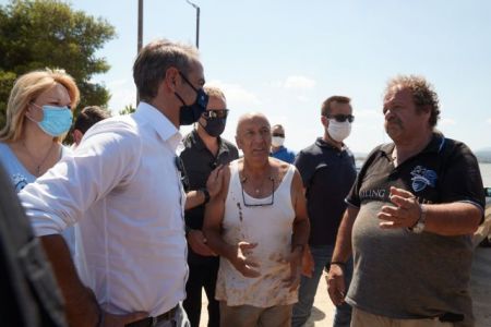 Εύβοια: Με πληγέντες συνομίλησε ο Μητσοτάκης – Τι ζήτησαν [Εικόνες]