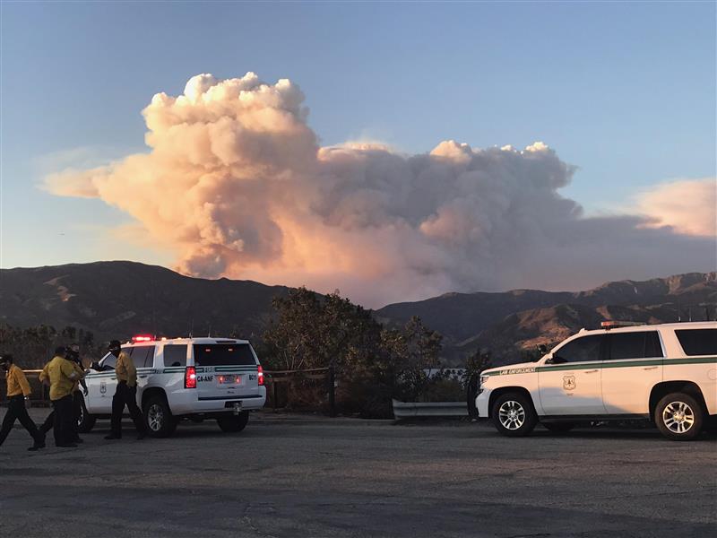 ΗΠΑ : Ανεξέλεγχτη φωτιά στην Καλιφόρνια – Έως χθες είχαν καταστραφεί 40.000 στρέμματα γης