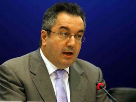 Μόσιαλος : Μεγάλη η πιθανότητα να εγκριθεί εμβόλιο τους επόμενους μήνες