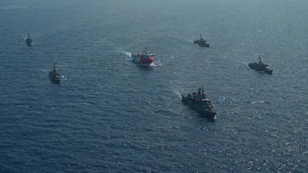 Orus Reis:  Εκτός ελληνικής υφαλοκρηπίδας – Διαβουλεύσεις για αποκλιμάκωση της κρίσης