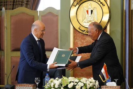 Συμφωνία Ελλάδας-Αιγύπτου: «Πράσινο» από Κάιρο για οριοθέτηση ΑΟΖ