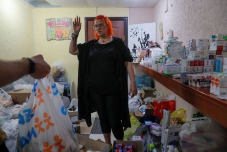 Volunteers brave risks to give Belarus protesters medical aid, food