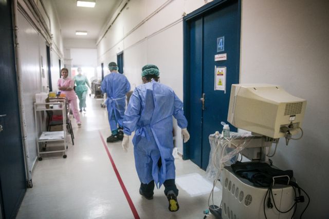 Κορωνοϊός: Έντονη ανησυχία για την αύξηση κρουσμάτων και εισαγωγών στα νοσοκομεία