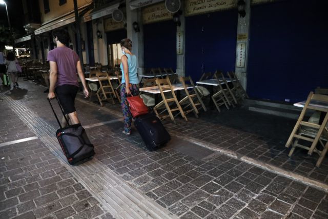 Κορωνοϊός: Συναγερμός για τον τριψήφιο αριθμό των κρουσμάτων