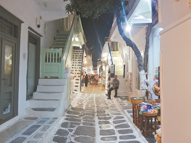 Κορωνοϊός: Το 112 «χτύπησε» στη Μύκονο