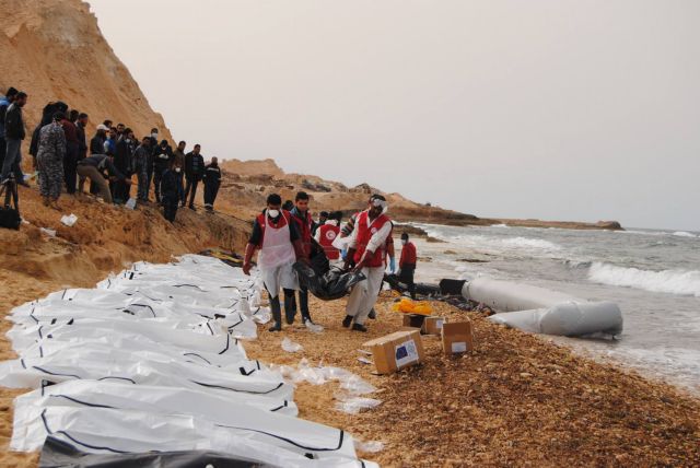 Τουλάχιστον 45 πρόσφυγες και μετανάστες νεκροί σε ναυάγιο ανοικτά της Λιβύης