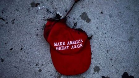 Γιατί ο Τραμπ τα έβαλε με εταιρεία ελαστικών