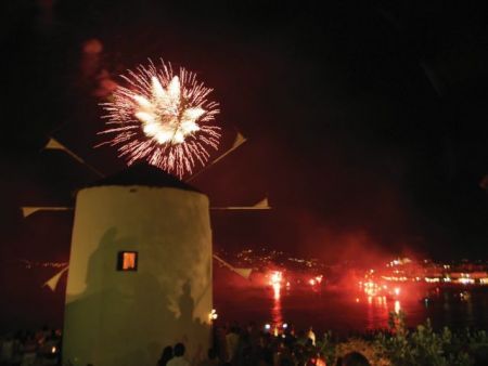 Πάρος: Μήνυση επαγγελματιών για «απόκρυψη κρουσμάτων»