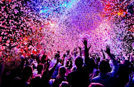 Οργή μετά το πάρτι με εκατοντάδες καλεσμένους στη Μύκονο