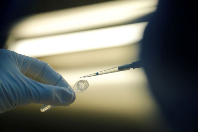 Εμβόλιο Οξφόρδης: Συμφωνία Κομισιόν-AstraZeneca για 400 εκατ. δόσεις έως το τέλος του 2020