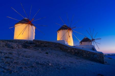 Τα μέτρα για Μύκονο και Χαλκιδική – Ποιοι εξαιρούνται από τη χρήση μάσκας