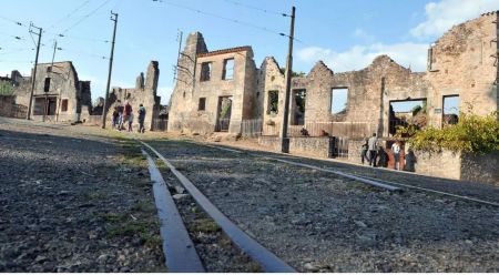 Γαλλία: Αγανάκτηση για συνθήματα από αρνητές του Ολοκαυτώματος