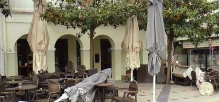 Συναγερμός για την κατακόρυφη πτώση των τουριστικών εσόδων