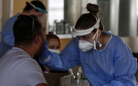 Κορωνοϊός: Συναγερμός από την «έκρηξη» κρουσμάτων