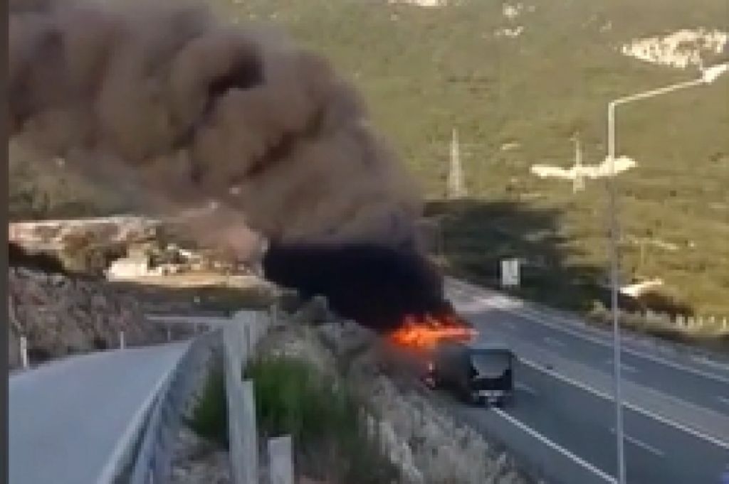 Φωτιά σε λεωφορείο του ΚΤΕΛ με 39 επιβάτες