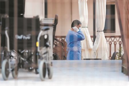 Η χώρα στη δίνη του δεύτερου πανδημικού κύματος