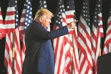 Διχασμός και φόβος,τα προεκλογικά χαρτιά που παίζει ο Τραμπ