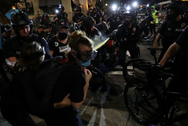 ΗΠΑ: Πυρά αστυνομικού κατά Αφροαμερικανού – Ενταση στο Ουισκόνσιν