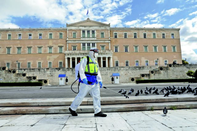 Δήμος Αθηναίων : Ομπρέλα προστασίας από την πανδημία σε όλη την πόλη