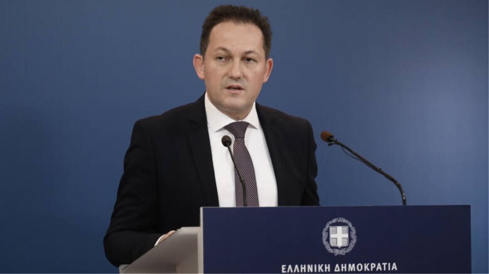 Πέτσας: Ο Τσίπρας αναπαράγει ψεκασμένες θεωρίες