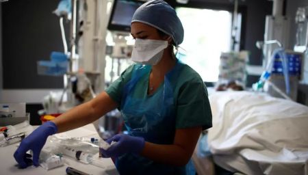 Κορωνοϊός : Η AstraZeneca αρχίζει τις δοκιμές θεραπείας αντισωμάτων