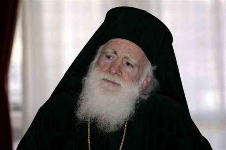 Επικίνδυνο μήνυμα από τον Αρχιεπίσκοπο Κρήτης: «Μη φοράτε μάσκα κάνει κακό στην πίστη»