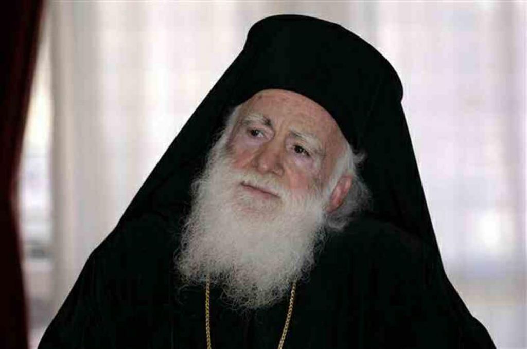 Επικίνδυνο μήνυμα από τον Αρχιεπίσκοπο Κρήτης: «Μη φοράτε μάσκα κάνει κακό στην πίστη»