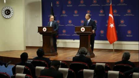 Απειλές Τσαβούσογλου κατά της Ελλάδας – Ετοιμότητα για διάλογο βλέπει ο Μάας