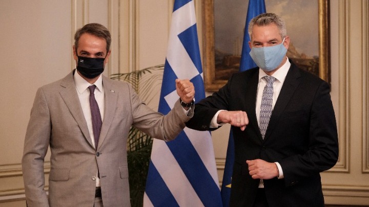 Νεχάμερ: Εμπιστοσύνη στους χειρισμούς της ελληνικής κυβέρνησης στο μεταναστευτικό