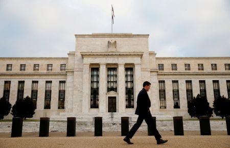 Αγορές : Η απογοήτευση από τη Fed ρίχνει τις μετοχές και ενισχύει το δολάριο