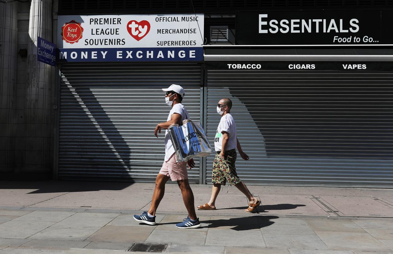 Βρετανία : Ενίσχυση στα χαμηλά εισοδήματα για να μπορούν να μένουν σε καραντίνα