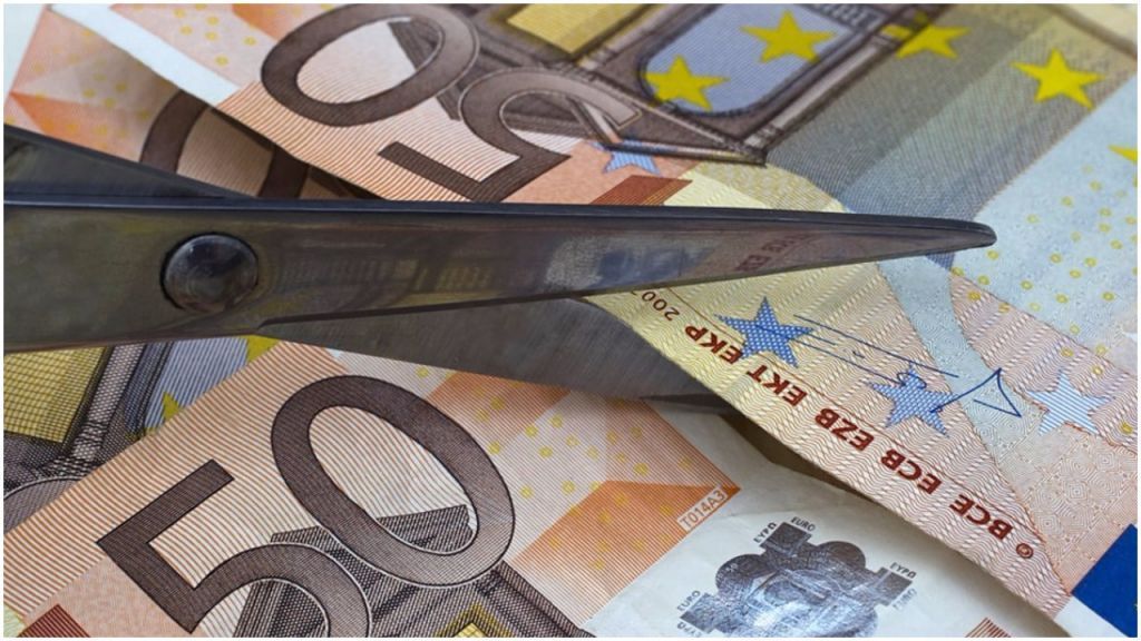 Τρύπα 15,1% στα έσοδα το 7μηνο – Απώλειες από ειδικούς φόρους και ΦΠΑ