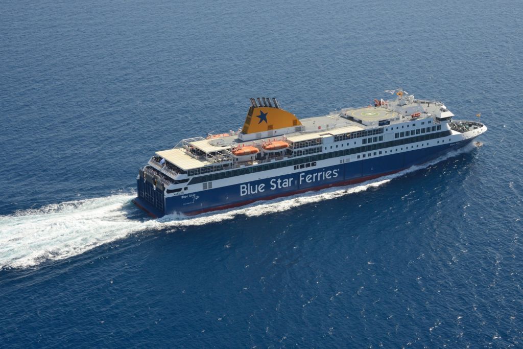 Όσκαρ ανευθυνότητας από 24χρονη: Γνώριζε ότι ήταν θετική στον κορωνοϊό, αλλά μπήκε στο πλοίο για Σαντορίνη