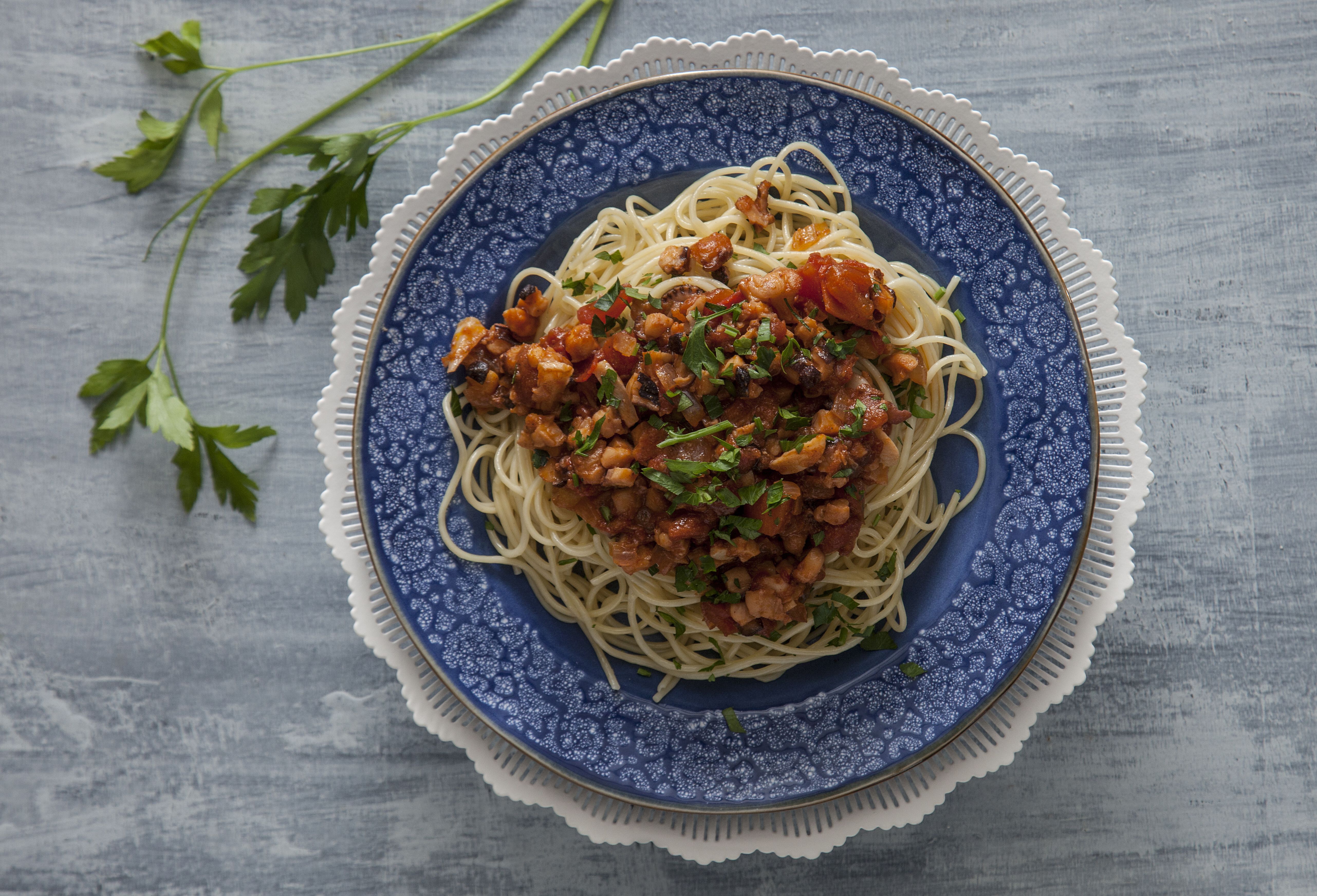 Σπαγγετίνι με κιμά χταποδιού