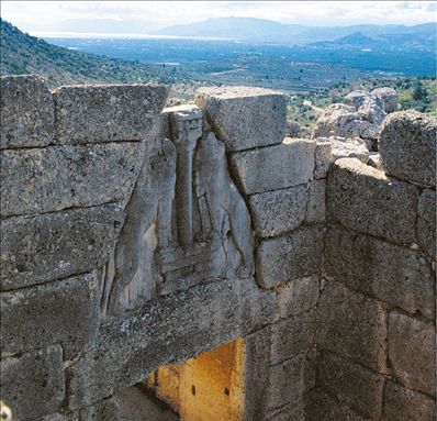 Φωτιά στις Μυκήνες – Εκκενώνεται ο αρχαιολογικός χώρος