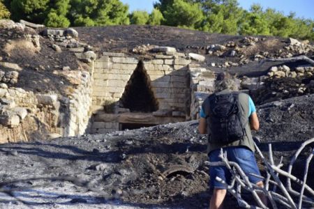 Η «καπνισμένη» Πύλη των Λεόντων