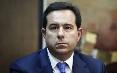 Μηταράκης στο BBC: Εκτός πραγματικότητας τα περί επαναπροωθήσεων