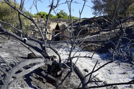 Μυκήνες: Οι πρώτες εικόνες μετά τη φωτιά