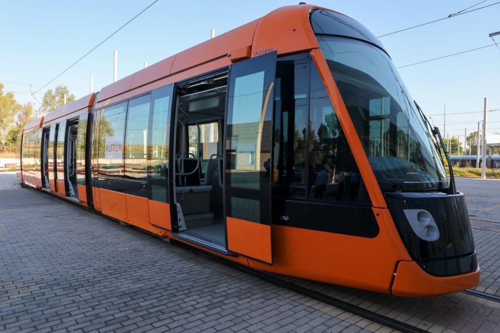 Στην πρώτη γραμμή το Τραμ της Αθήνας