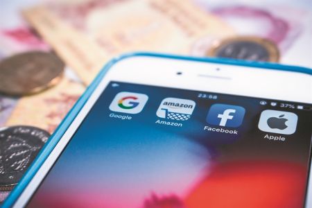 Πώς θησαυρίζουν εν μέσω πανδημίας οι ψηφιακοί κολοσσοί