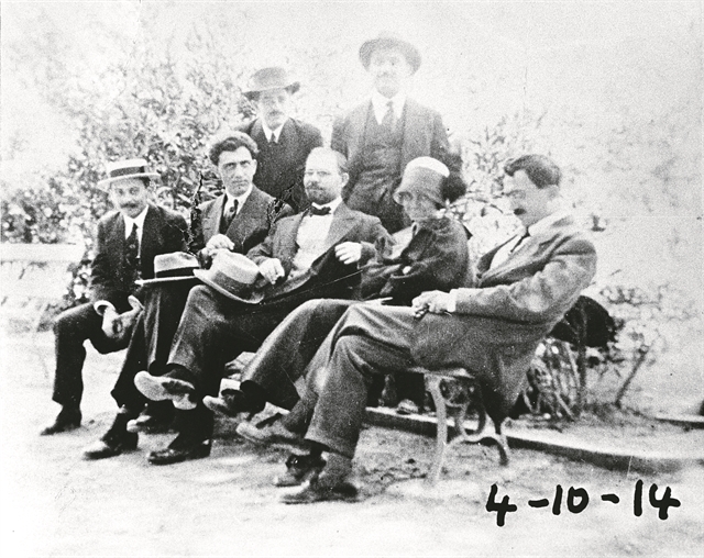 «Αήττητοι καιροί ήρξαντο ανίστασθαι»