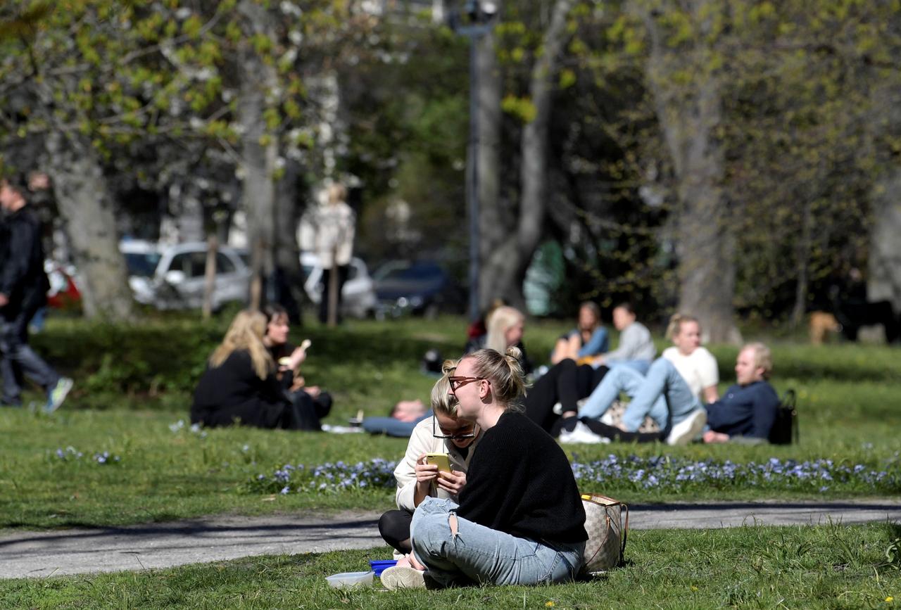 Οι Σουηδοί επιμένουν στον δικό τους δρόμο – Λένε «όχι» και στη χρήση μάσκας
