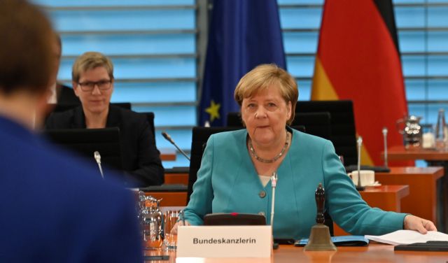 Μέρκελ για Ναβάλνι: Απόπειρα φόνου επειδή ήθελαν να του κλείσουν το στόμα