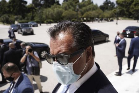 Σε καραντίνα Ν. Παπαθανάσης, Αδ. Γεωργιάδης