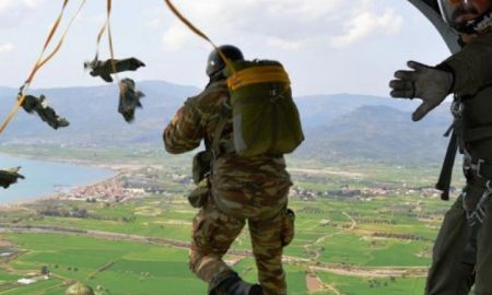 Μητσοτάκης για θάνατο αλεξιπτωτιστή: Κάντε το πένθος, θάρρος για την υπεράσπιση της πατρίδας