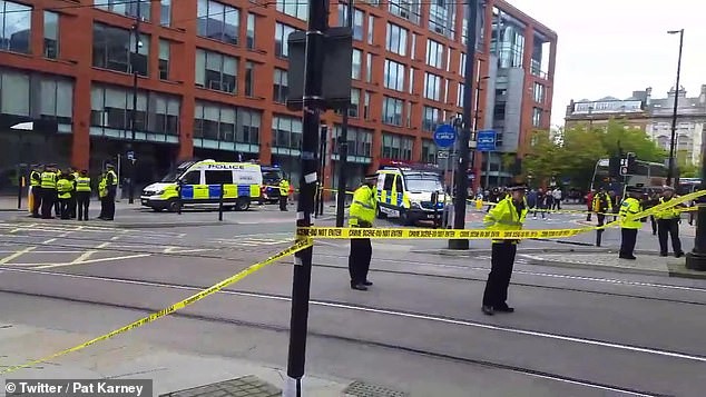 Συναγερμός στο Μάντσεστερ για ύποπτο αντικείμενο σε λεωφορείο