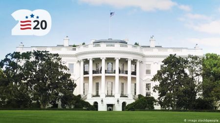 Πολιτική Tραμπ εναντίον Μπάιντεν: Δύο μήνες πριν τις εκλογές