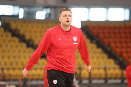 Ολυμπιακός: Επέστρεψε ο Χαραλαμπόπουλος, ενοχλήσεις ο Μάρτιν