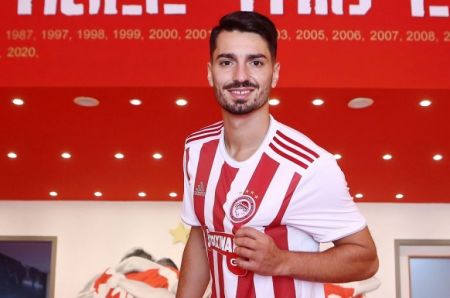 Πέπε: «Ευχαριστώ τον Ολυμπιακό που μου έδωσε την ευκαιρία να εκπροσωπήσω αυτό το μεγάλο κλαμπ»