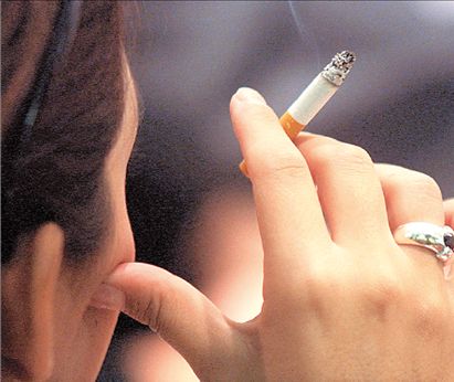 Απειλή πνευμονοπάθειας ή καρκίνου των πνευμόνων ακόμη και για περιστασιακούς καπνιστές